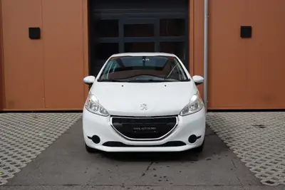 Peugeot 208 1.2 VTi — Citadine fiable, régulateur de vitesse, véhicule suisse — Seitenansicht