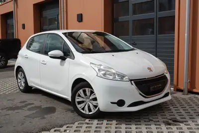 Peugeot 208 1.2 VTi — Citadine fiable, régulateur de vitesse, véhicule suisse — Detail