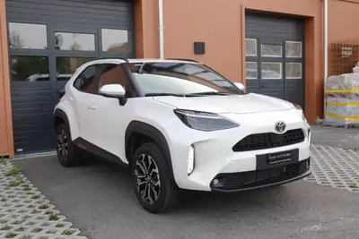 Toyota Yaris Cross 1.5 Trend e-CVT — Hybride compact, garantie 10 ans, sièges chauffants — vista posteriore
