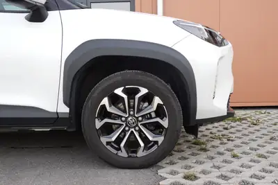 Toyota Yaris Cross 1.5 Trend e-CVT — Hybride compact, garantie 10 ans, sièges chauffants — cruscotto