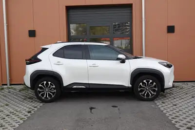 Toyota Yaris Cross 1.5 Trend e-CVT — Hybride compact, garantie 10 ans, sièges chauffants — interni