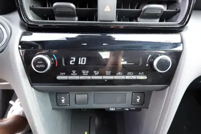 Toyota Yaris Cross 1.5 Trend e-CVT — Hybride compact, garantie 10 ans, sièges chauffants — Miniatura 20