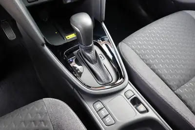 Toyota Yaris Cross 1.5 Trend e-CVT — Hybride compact, garantie 10 ans, sièges chauffants — Miniatura 19