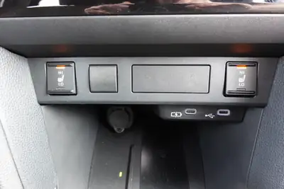 Toyota Yaris Cross 1.5 Trend e-CVT — Hybride compact, garantie 10 ans, sièges chauffants — Miniatura 21