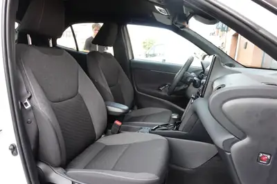 Toyota Yaris Cross 1.5 Trend e-CVT — Hybride compact, garantie 10 ans, sièges chauffants — Miniatura 24