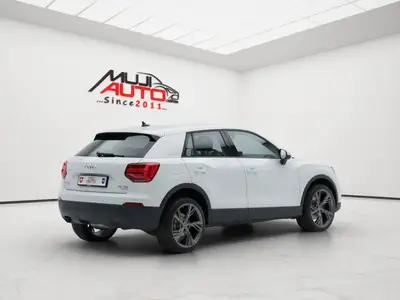 Audi Q2 35 TDI Quattro — SUV compact diesel 4x4, révision fraîche et pneus neufs — cruscotto