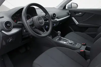 Audi Q2 35 TDI Quattro — SUV compact diesel 4x4, révision fraîche et pneus neufs — Miniatura 9