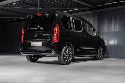 Toyota Proace City Verso — Monospace 7 places, diesel automatique, faible kilométrage — Miniatura 7