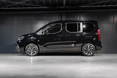 Toyota Proace City Verso — Monospace 7 places, diesel automatique, faible kilométrage — Miniatura 9
