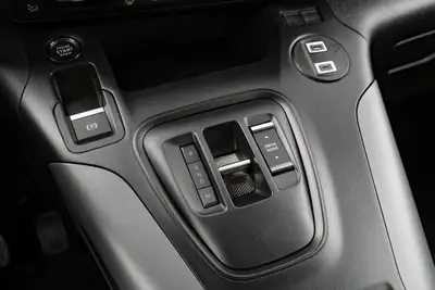 Toyota Proace City Verso — Monospace 7 places, diesel automatique, faible kilométrage — Miniatura 21