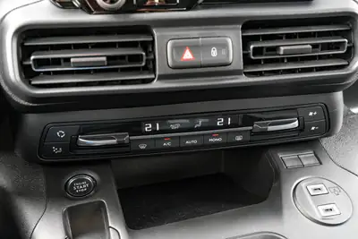 Toyota Proace City Verso — Monospace 7 places, diesel automatique, faible kilométrage — Miniatura 20