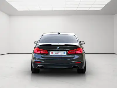 BMW 530d xDrive M-Sport — Berline de prestige diesel, révision complète et équipements premium — Innenraum
