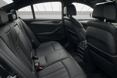 BMW 530d xDrive M-Sport — Berline de prestige diesel, révision complète et équipements premium — Miniatur 12