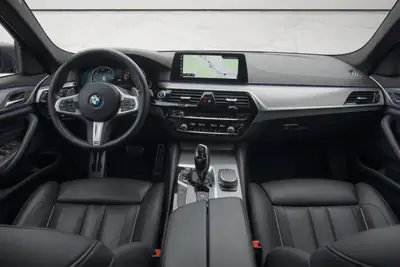 BMW 530d xDrive M-Sport — Berline de prestige diesel, révision complète et équipements premium — Miniatur 11