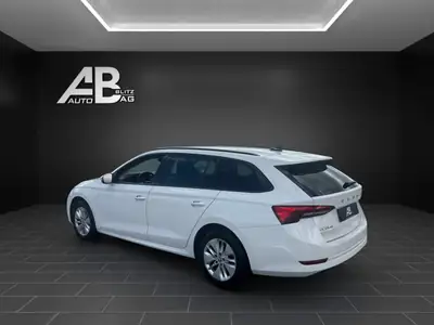 Skoda Octavia Combi 2.0 TDI DSG 4x4 — Familiale robuste, transmission intégrale, 129 000 km — Heckansicht