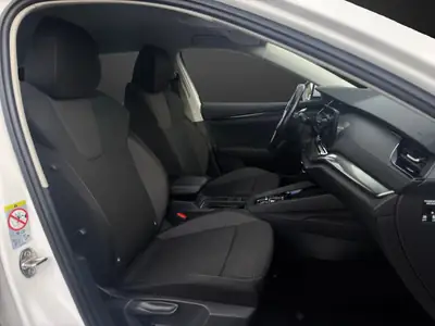 Skoda Octavia Combi 2.0 TDI DSG 4x4 — Familiale robuste, transmission intégrale, 129 000 km — Miniatur 9