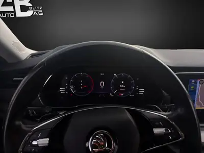 Skoda Octavia Combi 2.0 TDI DSG 4x4 — Familiale robuste, transmission intégrale, 129 000 km — Miniatur 12