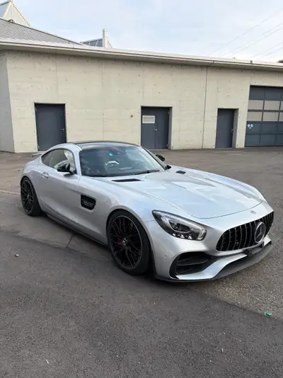 Mercedes-AMG GT S 522 ch — Coupé sportif d'exception, état impeccable — Heckansicht