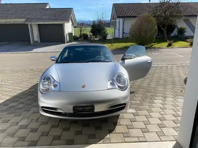 Porsche 911 3.6 Carrera 4 — Cabriolet légendaire, 320 ch et transmission manuelle — Heckansicht
