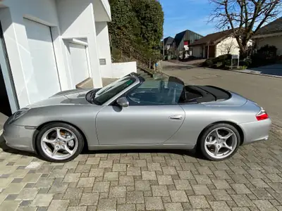 Porsche 911 3.6 Carrera 4 — Cabriolet légendaire, 320 ch et transmission manuelle — Innenraum