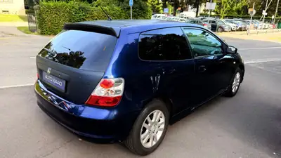 Honda Civic 1.6i Sport 2005 — Berline fiable, entretien léger, consommation économique — tableau de bord