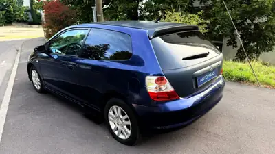 Honda Civic 1.6i Sport 2005 — Berline fiable, entretien léger, consommation économique — détail