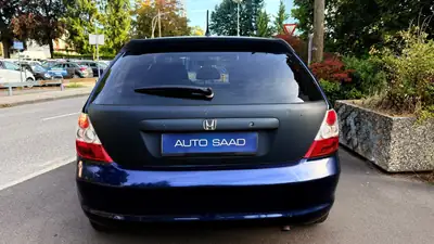 Honda Civic 1.6i Sport 2005 — Berline fiable, entretien léger, consommation économique — intérieur