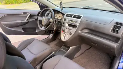Honda Civic 1.6i Sport 2005 — Berline fiable, entretien léger, consommation économique — Miniature 7