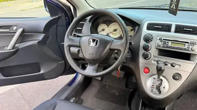 Honda Civic 1.6i Sport 2005 — Berline fiable, entretien léger, consommation économique — Miniature 9