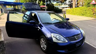 Honda Civic 1.6i Sport 2005 — Berline fiable, entretien léger, consommation économique — Miniature 12