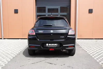 Suzuki Swift 1.2 Piz Sulai Hybrid Top 4x4 — Citadine polyvalente, transmission intégrale et motorisation écologique — Miniatura 9
