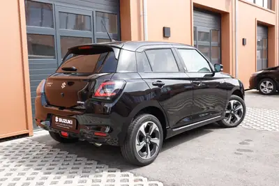 Suzuki Swift 1.2 Piz Sulai Hybrid Top 4x4 — Citadine polyvalente, transmission intégrale et motorisation écologique — Miniatura 7