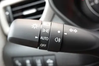 Suzuki Swift 1.2 Piz Sulai Hybrid Top 4x4 — Citadine polyvalente, transmission intégrale et motorisation écologique — Miniatura 14