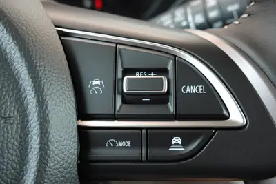 Suzuki Swift 1.2 Piz Sulai Hybrid Top 4x4 — Citadine polyvalente, transmission intégrale et motorisation écologique — Miniatura 13