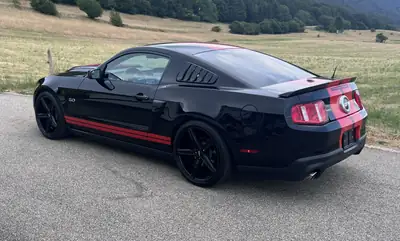 Ford Mustang 5.0 V8 GT Premium — Muscle car légendaire, moteur 417 ch — detail