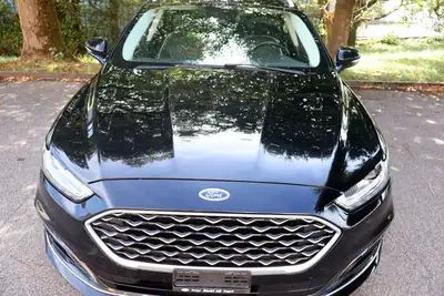 Ford Mondeo 2.0 HEV 187 Vignale — Break hybride élégant, entretien récent — interior