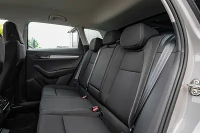 Skoda Karoq 2.0 TDI Fresh 4x4 DSG — SUV robuste, peu kilométré, garantie 5 ans — Miniatura 12