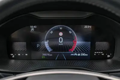 Skoda Karoq 2.0 TDI Fresh 4x4 DSG — SUV robuste, peu kilométré, garantie 5 ans — Miniatura 17