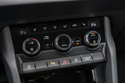 Skoda Karoq 2.0 TDI Fresh 4x4 DSG — SUV robuste, peu kilométré, garantie 5 ans — Miniatura 20