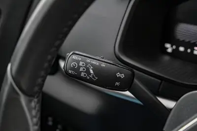 Skoda Karoq 2.0 TDI Fresh 4x4 DSG — SUV robuste, peu kilométré, garantie 5 ans — Miniatura 23
