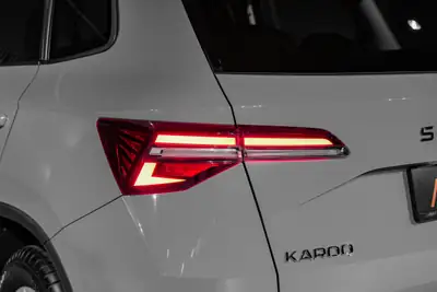 Skoda Karoq 2.0 TDI Fresh 4x4 DSG — SUV robuste, peu kilométré, garantie 5 ans — Miniatura 27