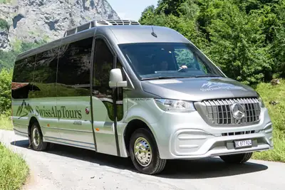 Mercedes-Benz Sprinter 519 CDI — Minibus 21 places, climatisation de toit, très faible kilométrage — exterior view
