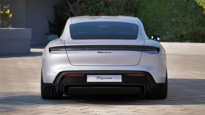 Porsche Taycan 4 Black Edition 104 kWh — Berline électrique haute performance, 14'000 km seulement — dettaglio