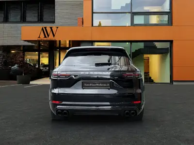 Porsche Cayenne 3.0 V6 — SUV premium performant, toit panoramique et finitions luxe — Armaturenbrett