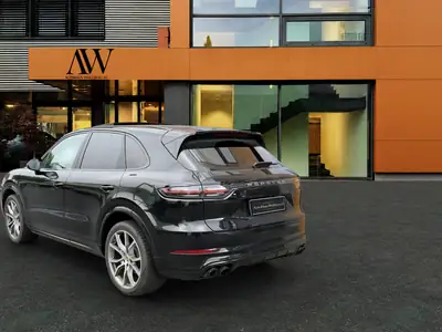 Porsche Cayenne 3.0 V6 — SUV premium performant, toit panoramique et finitions luxe — Detail