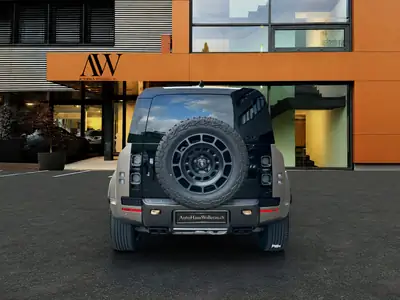 Land Rover Defender 110 V8 Octa — Le SUV premium ultime avec 635 ch et service inclus — Innenraum