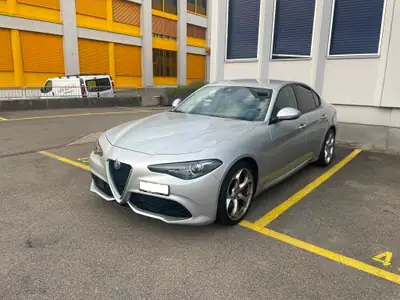 Alfa Romeo Giulia 2.0 Q4 Veloce — Berline sportive 280 ch, transmission intégrale — exterior view