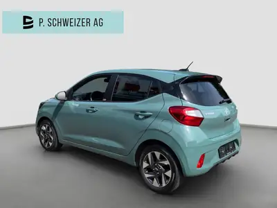 Hyundai i10 1.2 Amplia Automatique — Citadine agile, peu kilométrée, équipée — Heckansicht