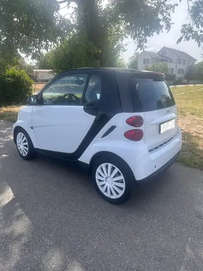 Smart Fortwo 1000 61 Pure MHD — Le citadin écologique et économique — Detail
