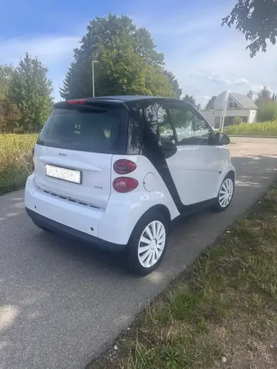Smart Fortwo 1000 61 Pure MHD — Le citadin écologique et économique — Armaturenbrett